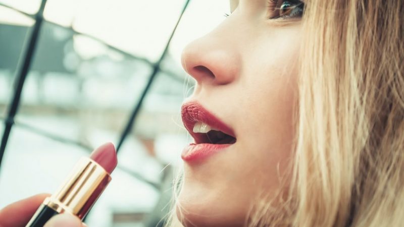 Top 6 Best All Day Lipstick for 2020